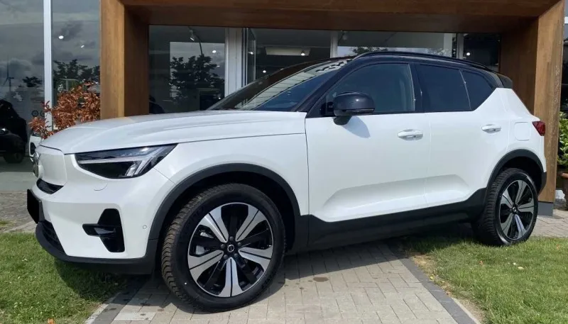 Volvo XC40 Recharge Twin Engine =Ultimate= Distronic Гаранци Image 1